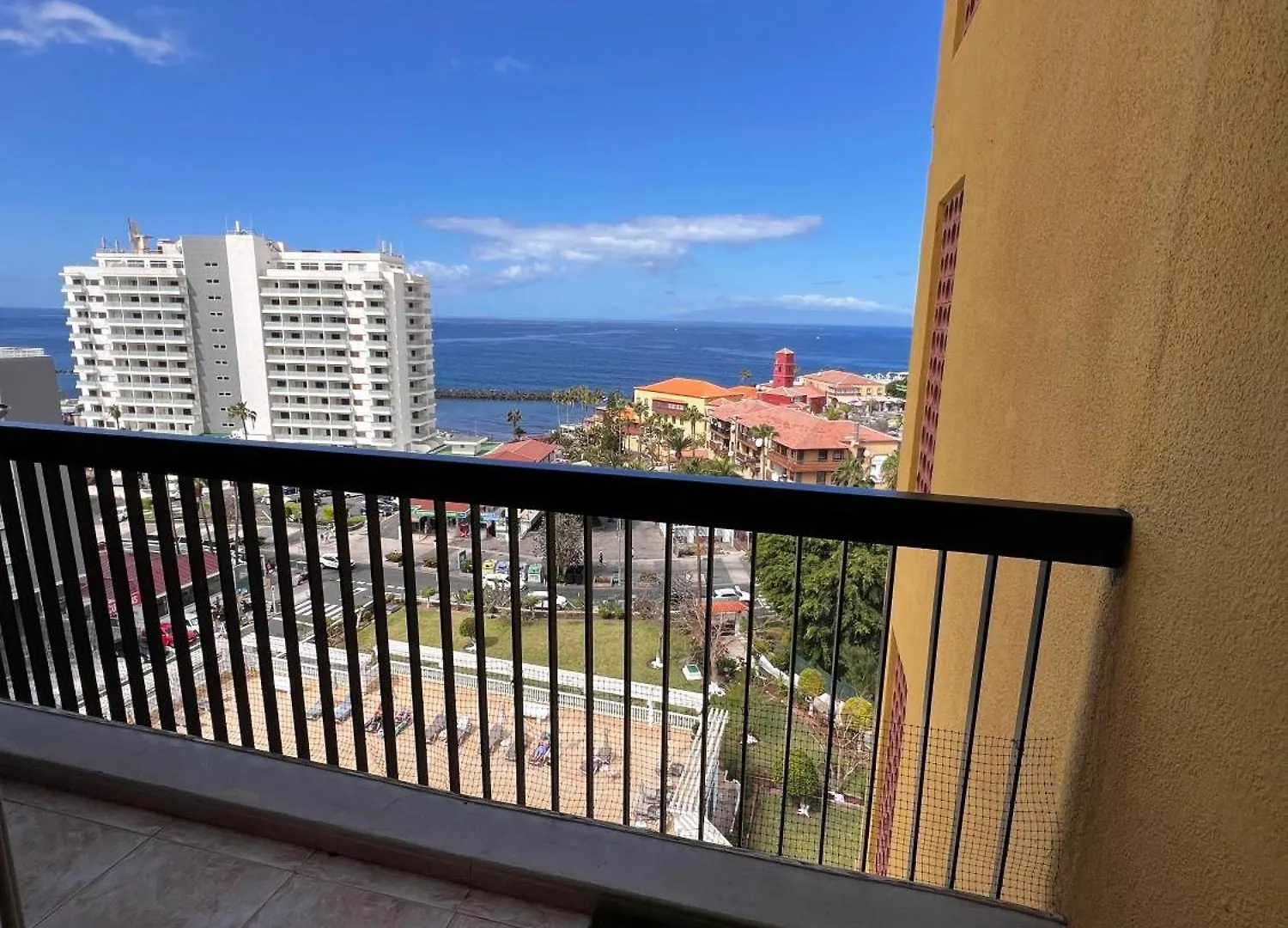 Bobo Beach Tenerife Holiday Apartment Las Americas location